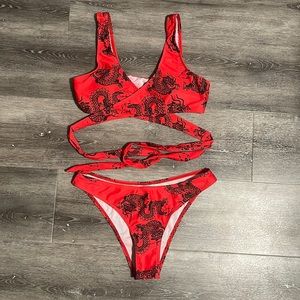 I am selling a bathing suit the bottoms and the top are a medium